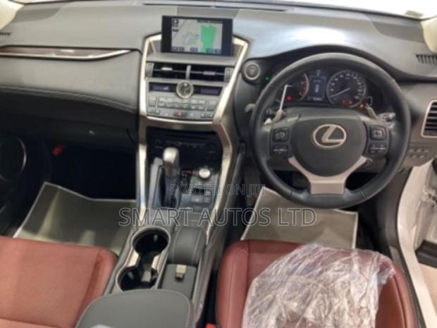 Lexus NX 2017 Pearl - thumbnail 3