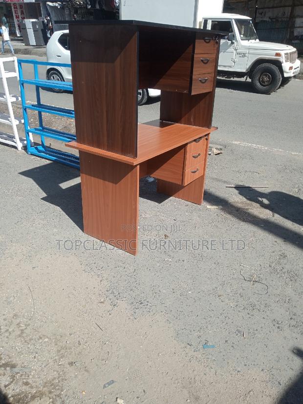 Quality Office Desk - main view