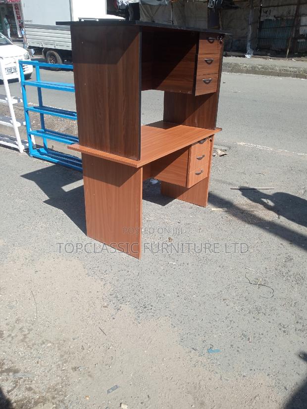 Quality Office Desk - main view