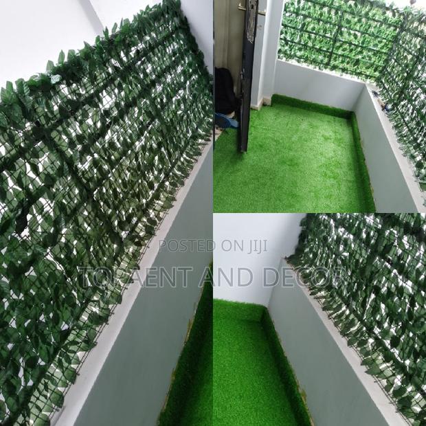 Artificial Green Wall Screen and Artificial Turf Grass - main view