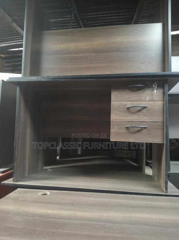 Quality Office Desk - main view