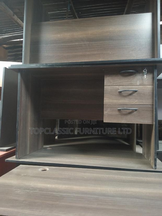 Quality Office Desk - main view