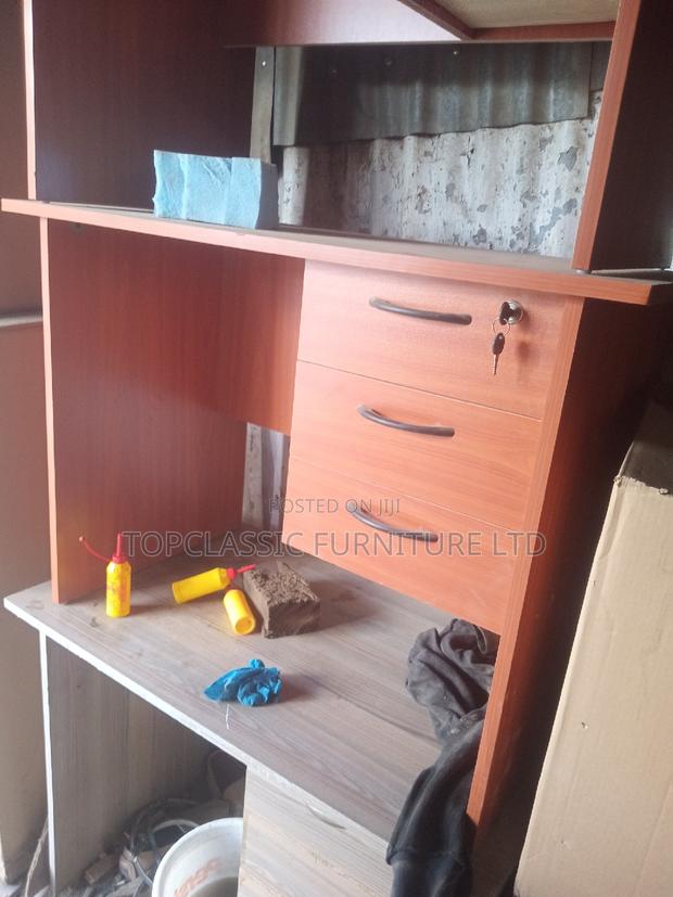 Quality Office Desk - main view