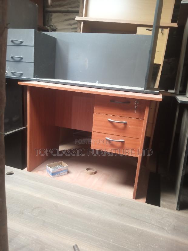 Quality Office Desk - main view