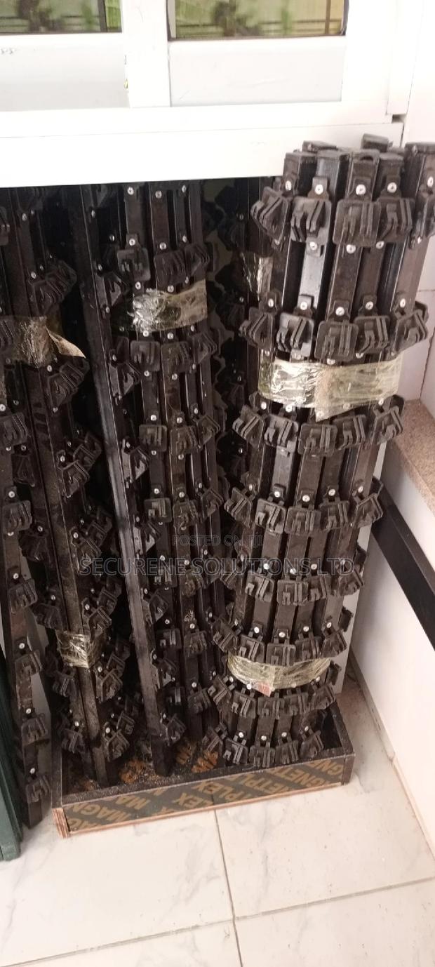 Electric Fence Posts W Poles 8 Strands