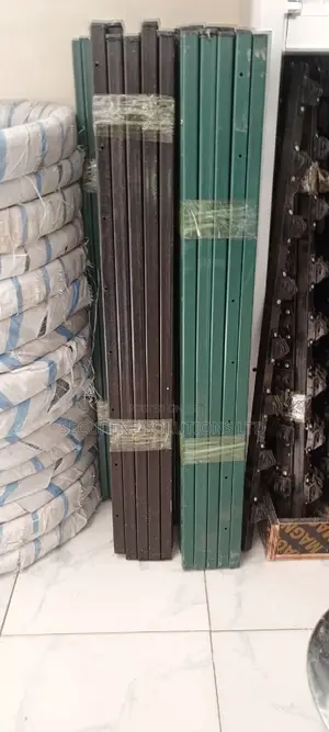 Electric Fence Strainer or Corner Poles 8 Strands