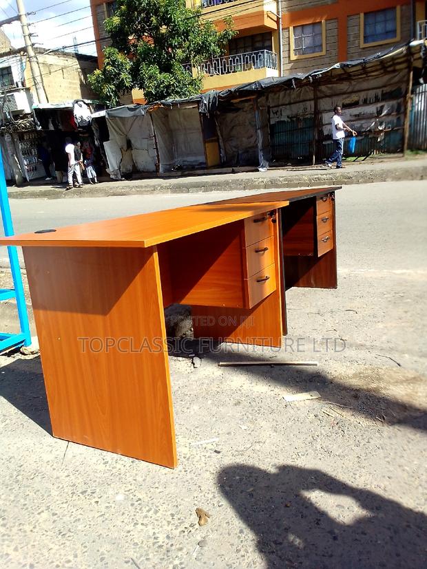 Quality Office Desk - main view