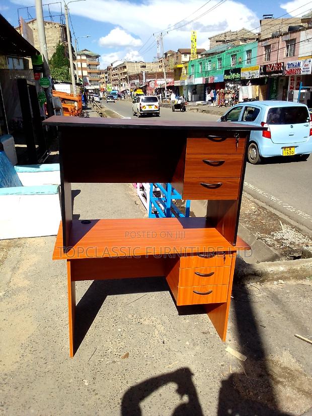 Quality Office Desk - main view