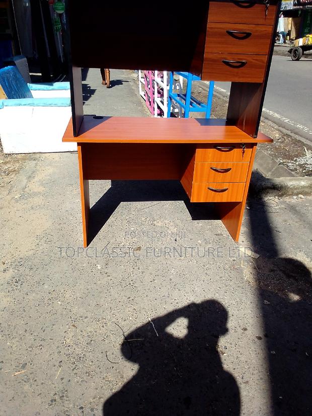 Quality Office Desk - main view