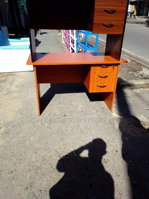Quality Office Desk - main view