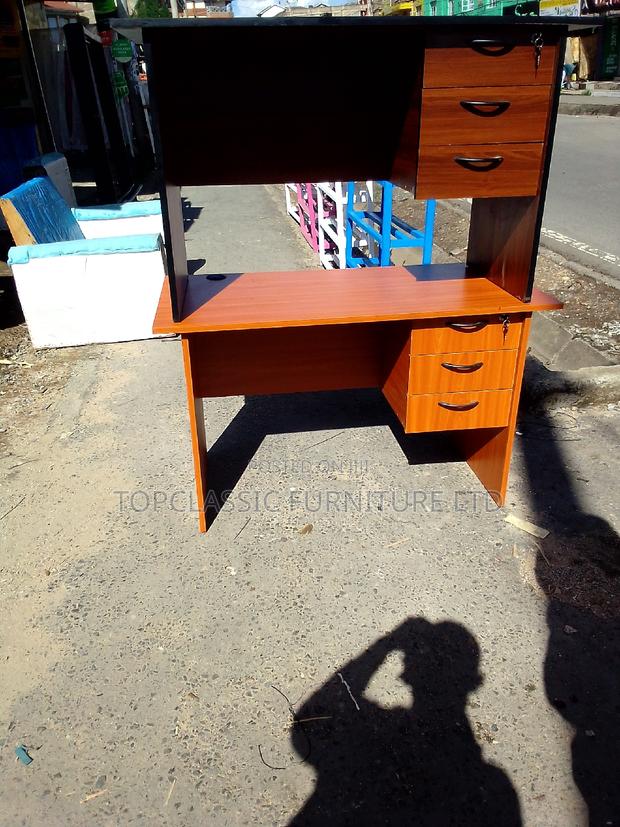 Quality Office Desk - main view