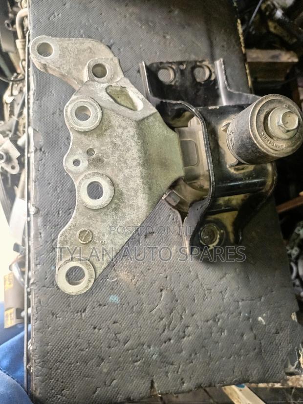 Engine Mounting Nissan Serena - thumbnail 3