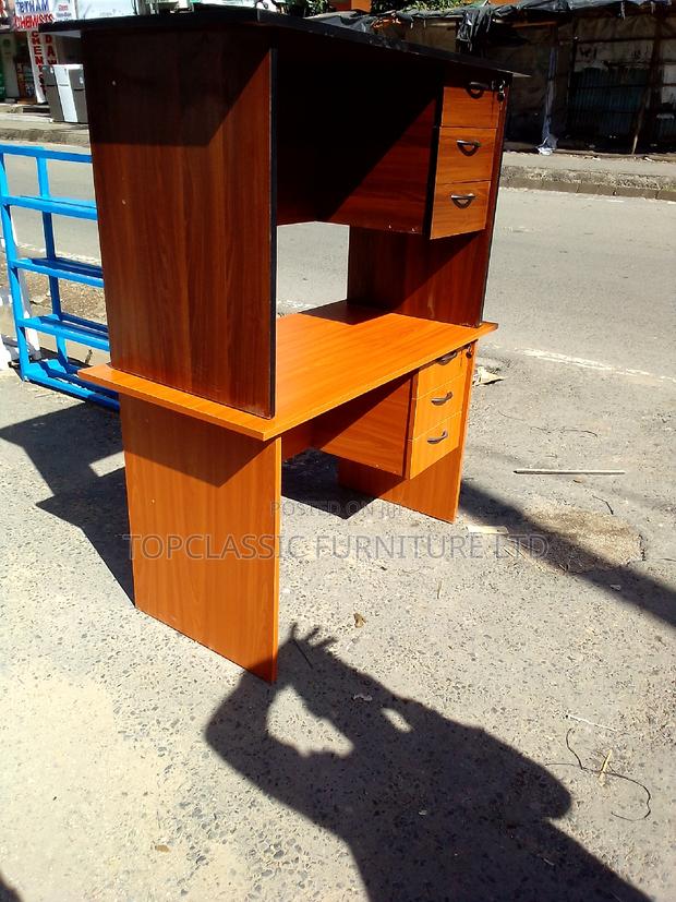Quality Office Desk - main view