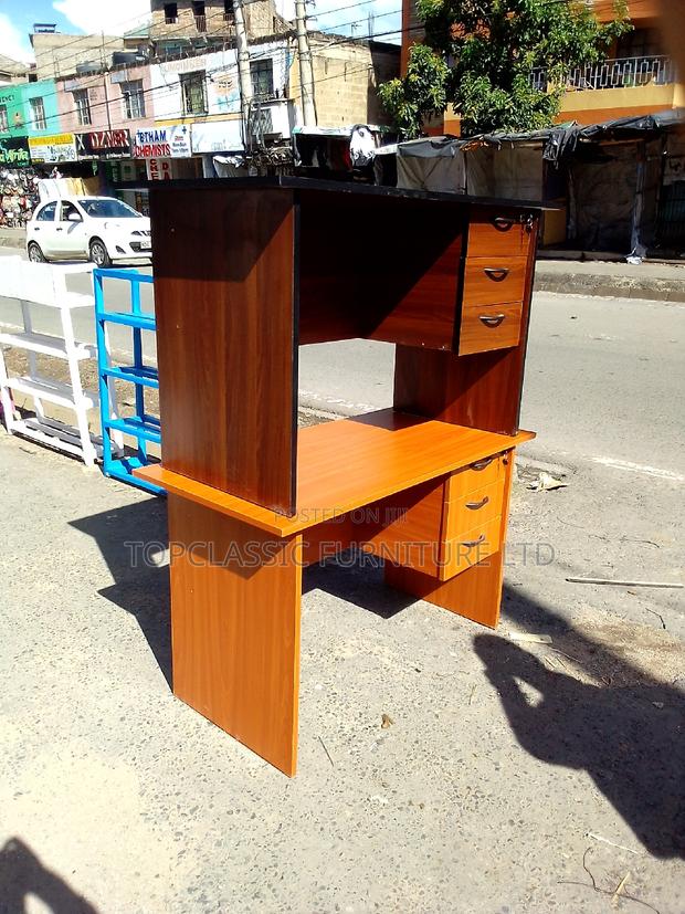 Quality Office Desk - main view