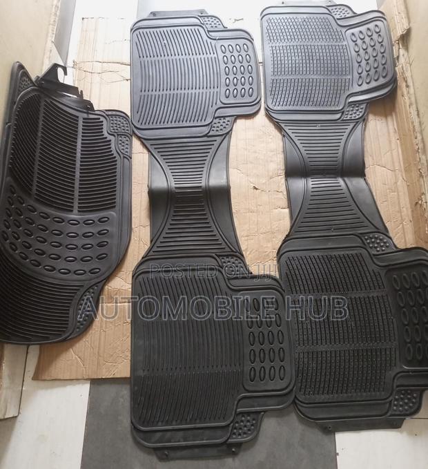 Seaver Seater Floor Mats Rubber Black - main view