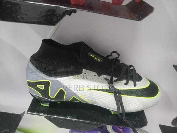 Nike Zoom Air - main view