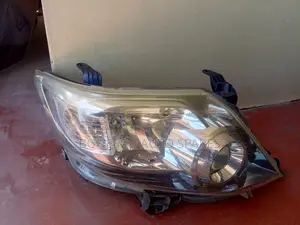 Toyota Fortuner (2011-2014) Xenon Headlight Assembly
