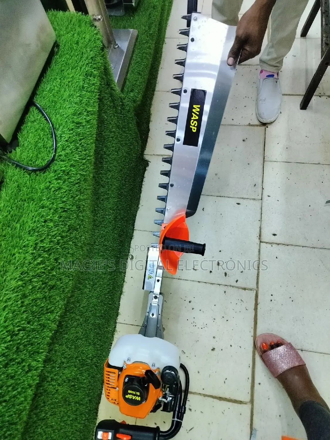 Wasp Hedge Trimmer