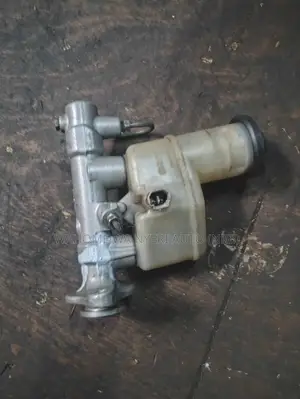 Master Cylinder for 100