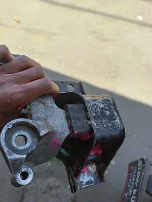 X-Trail Engine Mounting