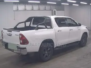 New Toyota Hilux 2023 Pearl
