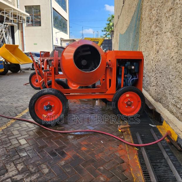 Indian Concrete Mixer 500litres and Is Diesel Powered - thumbnail 4