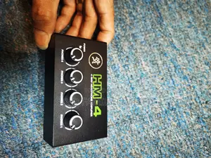 Mackie Hm-4 4-Channel Headphone Amplifier