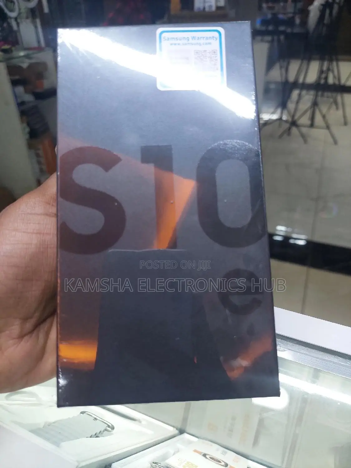 New Samsung Galaxy S10e 128 GB Gold