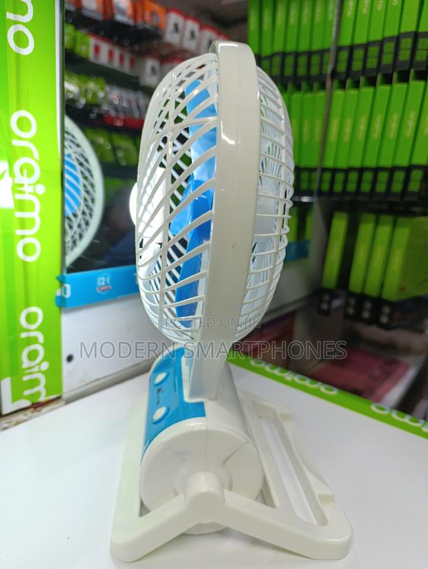 Portable Min Fan With LED Light - thumbnail 3