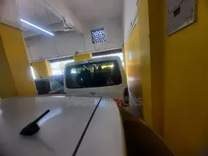 Toyota HiAce 2015 White