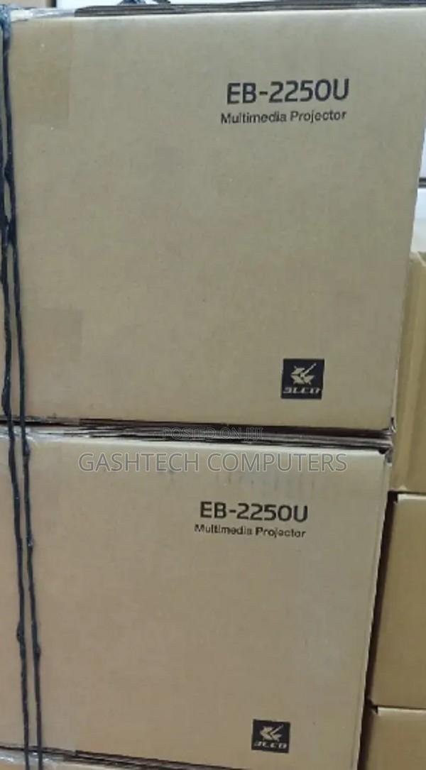 Epson Eb-2250u Projector 3lcd Technology, Wuxga - thumbnail 3