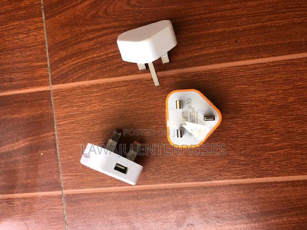 iPhone 3 Pin Plug Adapter - main view