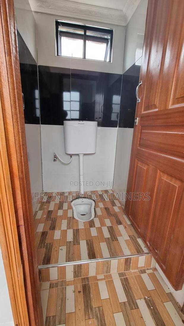 Ablution Containers 20ft Unit With 5toilets and Urinals - thumbnail 4