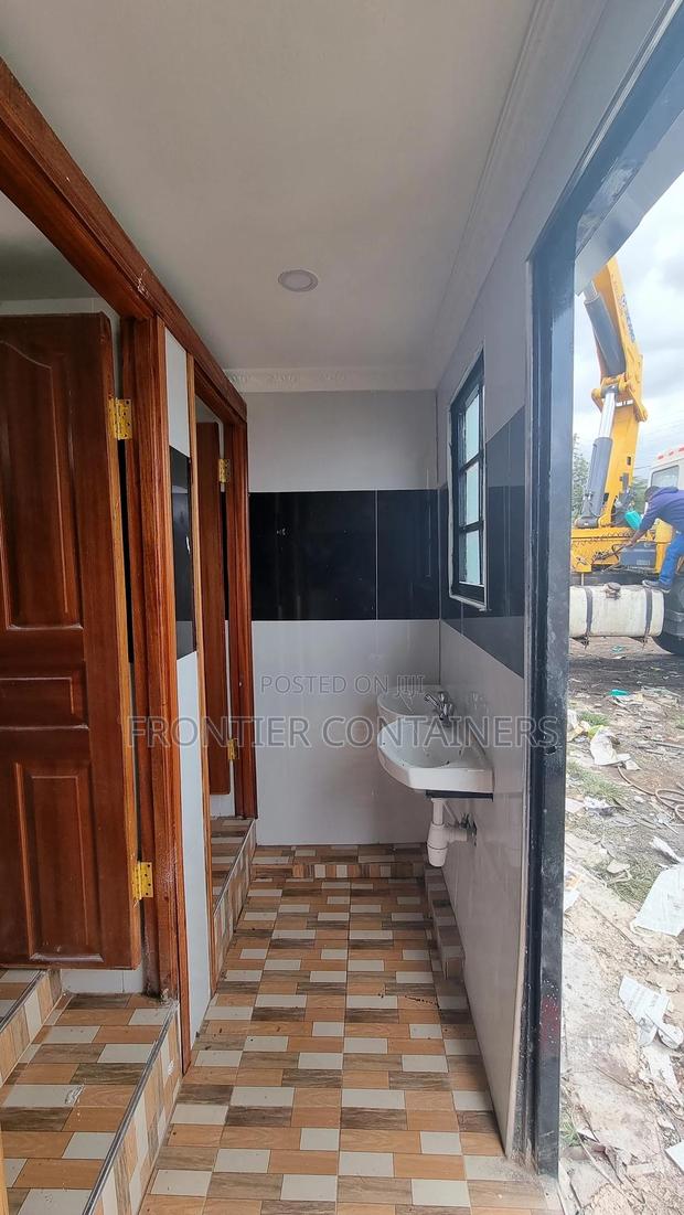 Ablution Containers 20ft Unit With 5toilets and Urinals - thumbnail 5