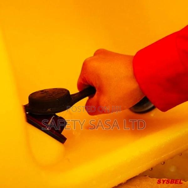 Portable Eyewash (Type B) - thumbnail 5