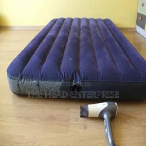 Inflatable Air Mattress With Its Pump Intex 5*6 - thumbnail 2