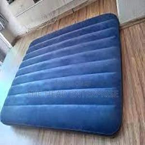 Inflatable 6*6 Air Mattress Available With a Pump - thumbnail 2