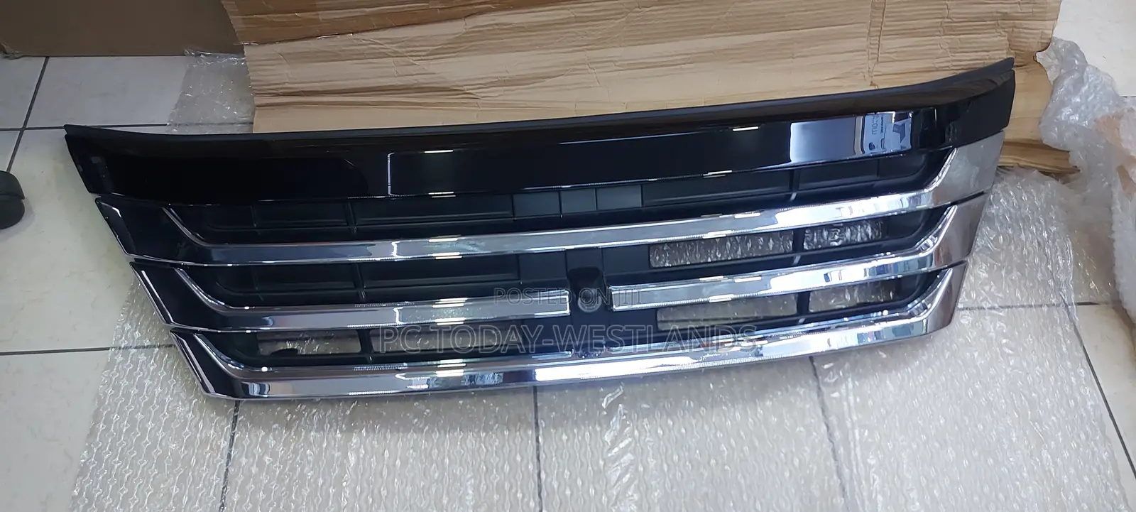Vellfire Z/Zr Modelista Tourer Grille Black Aero+Camera