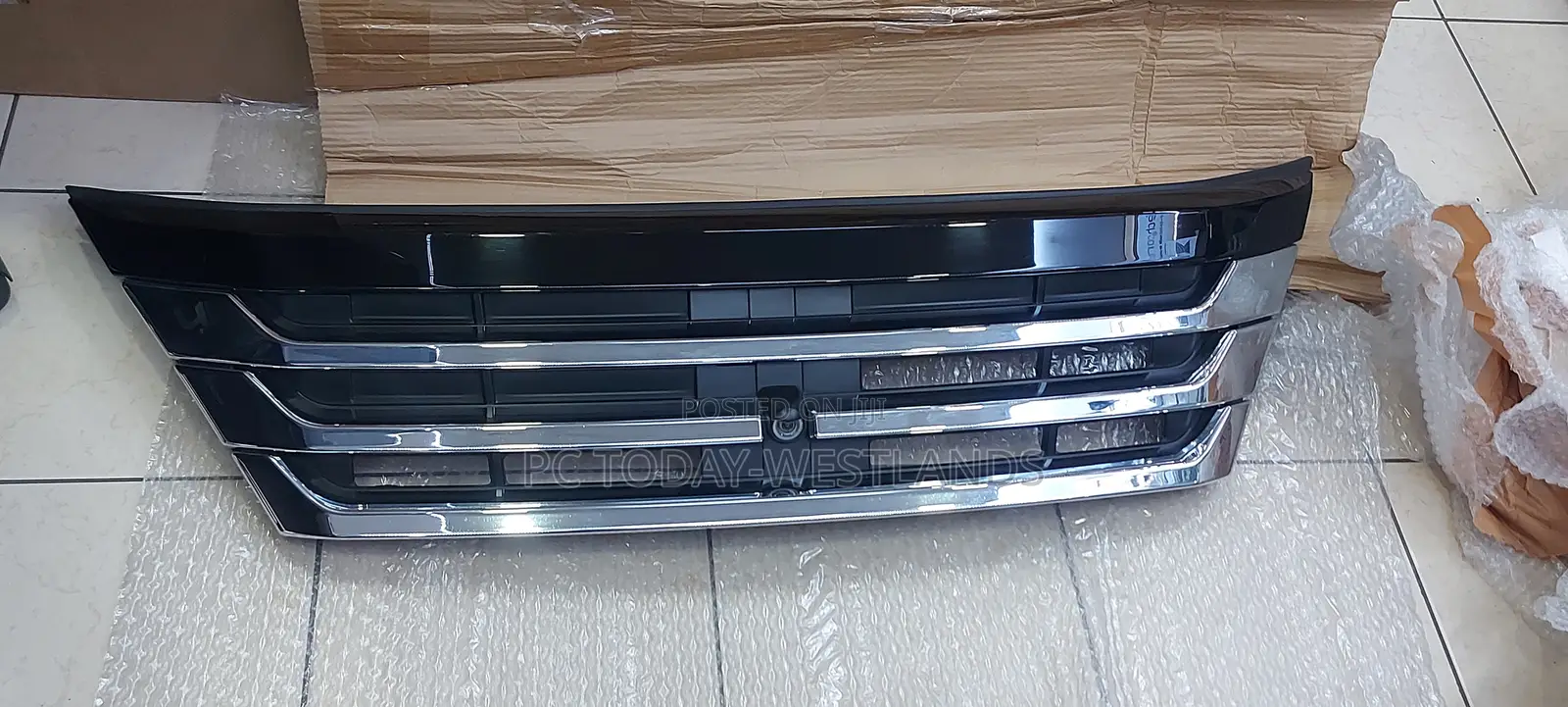 Vellfire Z/Zr Modelista Tourer Grille Black Aero+Camera