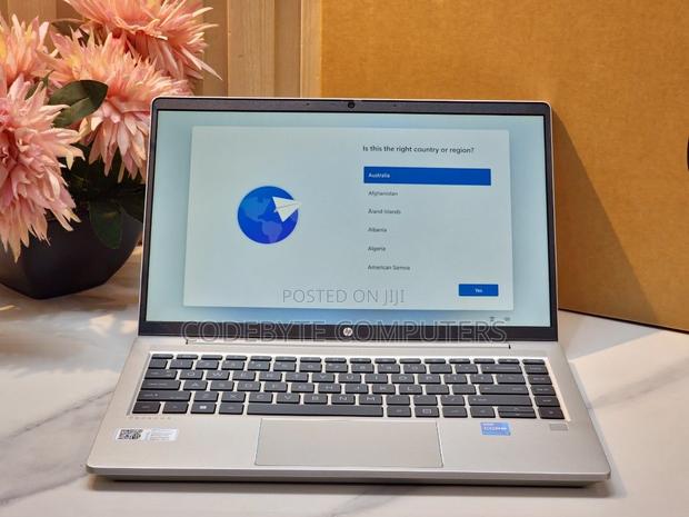 New Laptop HP ProBook 440 G9 8GB Intel Core i7 SSD 512GB