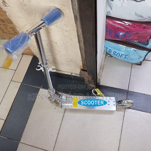 Scooters;Scooter- Scooters- Trycycle Scooter - main view