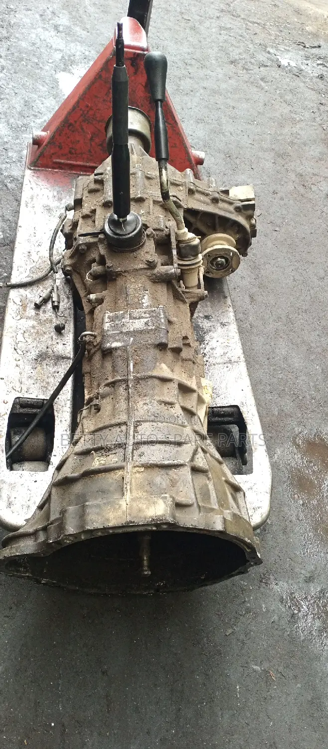 Nissan Navara Yd25 Complete Gear Box
