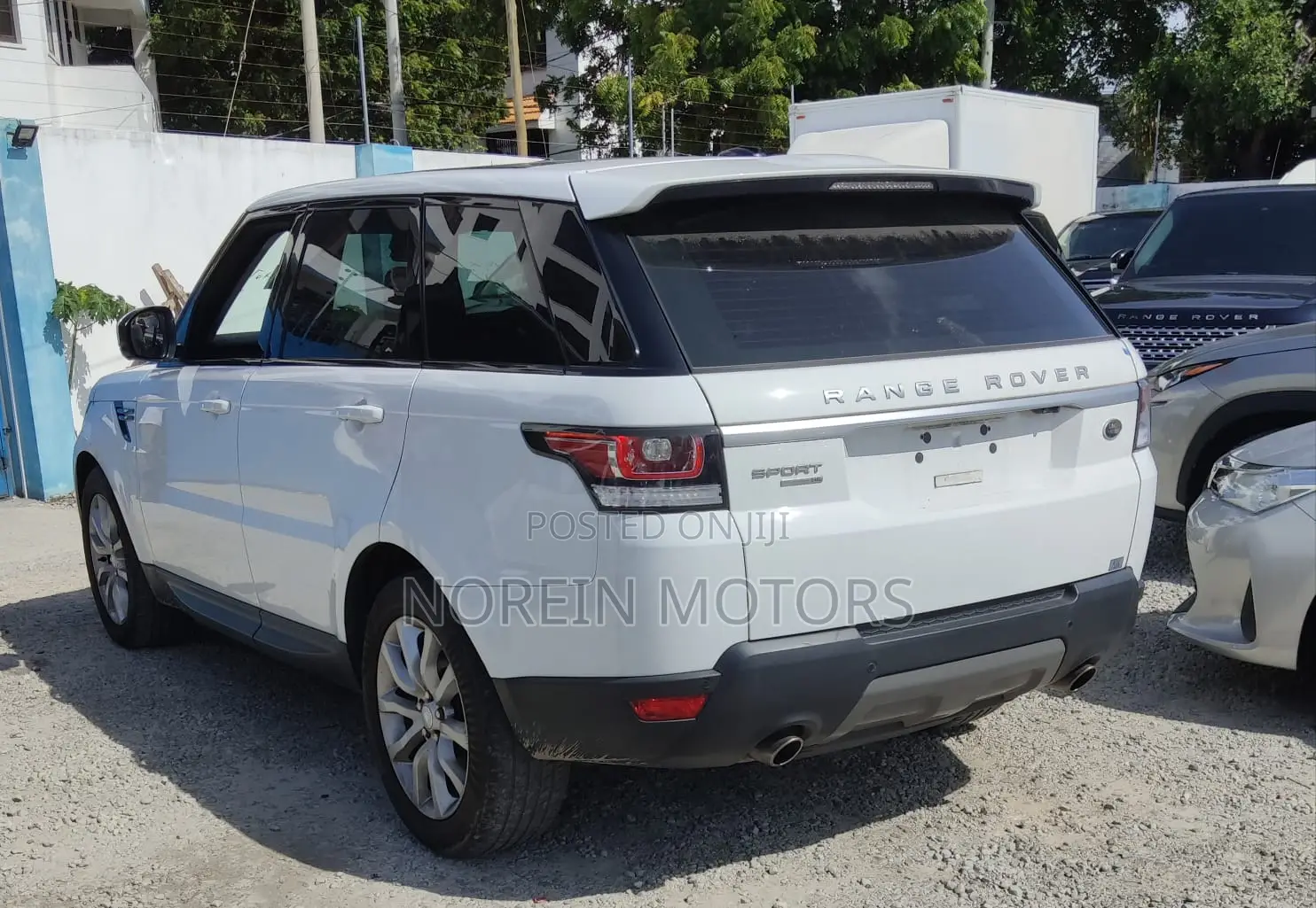 Land Rover Discovery Sport 2017 White