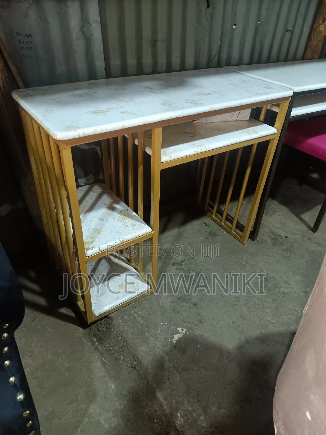 Manicure Marble Table With Shelves 