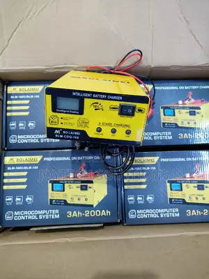 Battery Charger: 12/24 Auto Select.Computerlised Charger