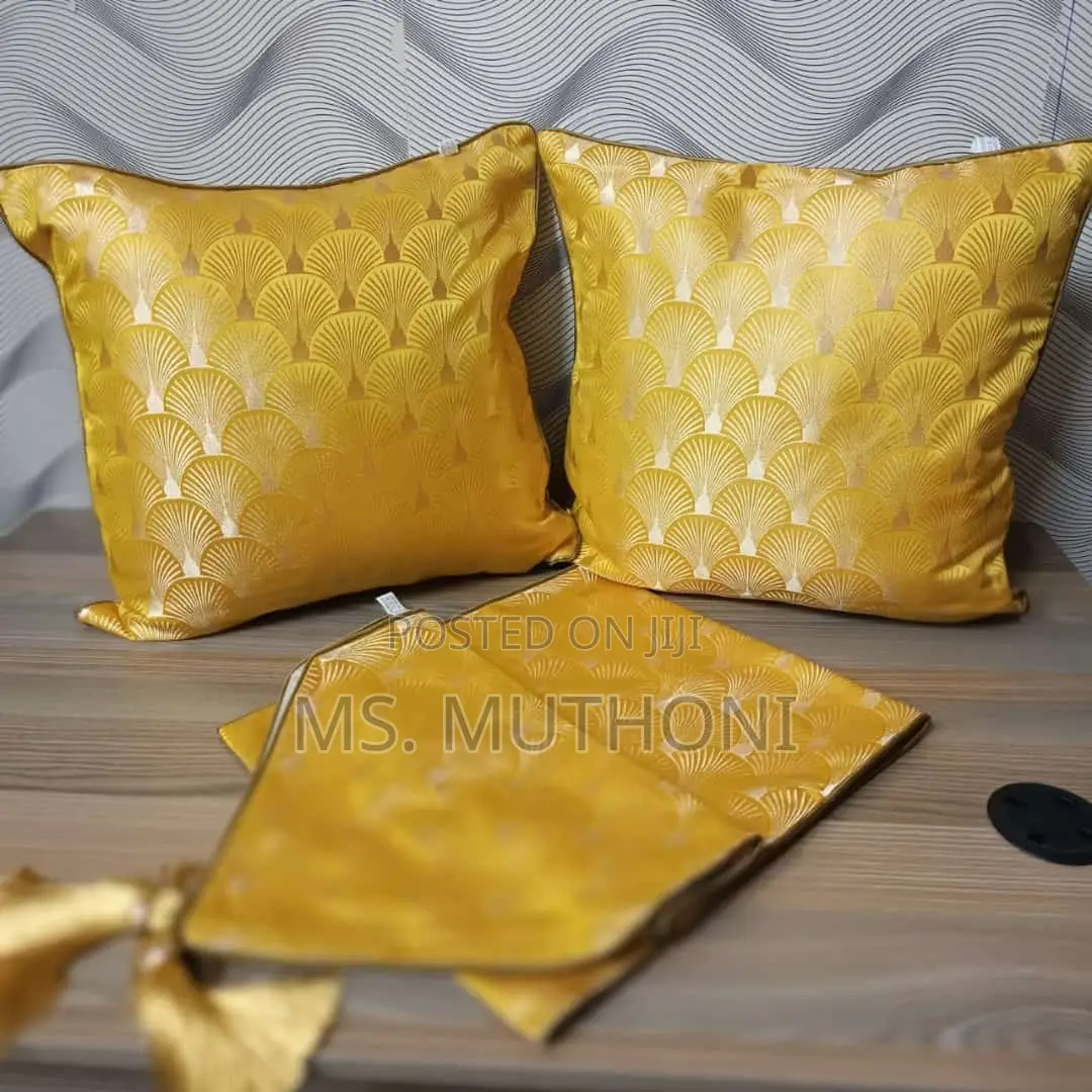 A Set of Bedrunner 2pcs Throw Pillows Pc Bedrunner
