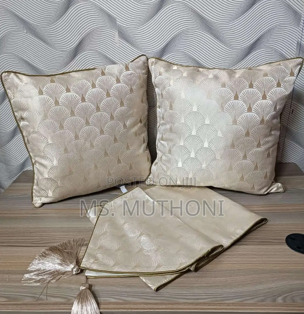 A Set of Bedrunner 2pcs Throw Pillows Pc Bedrunner