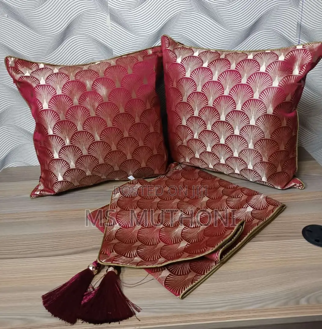 A Set of Bedrunner 2pcs Throw Pillows Pc Bedrunner