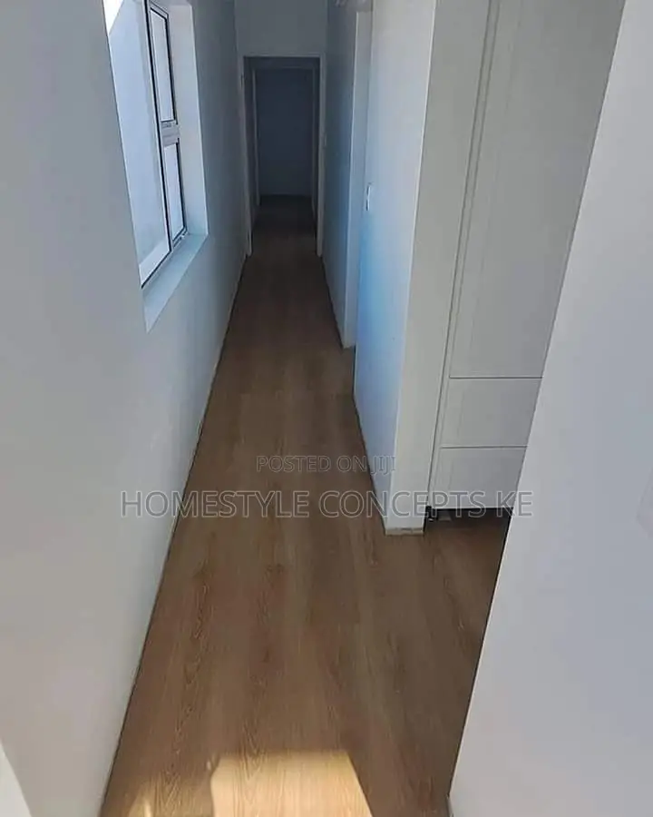 Laminate Floor Boards and SPC Panels Installation