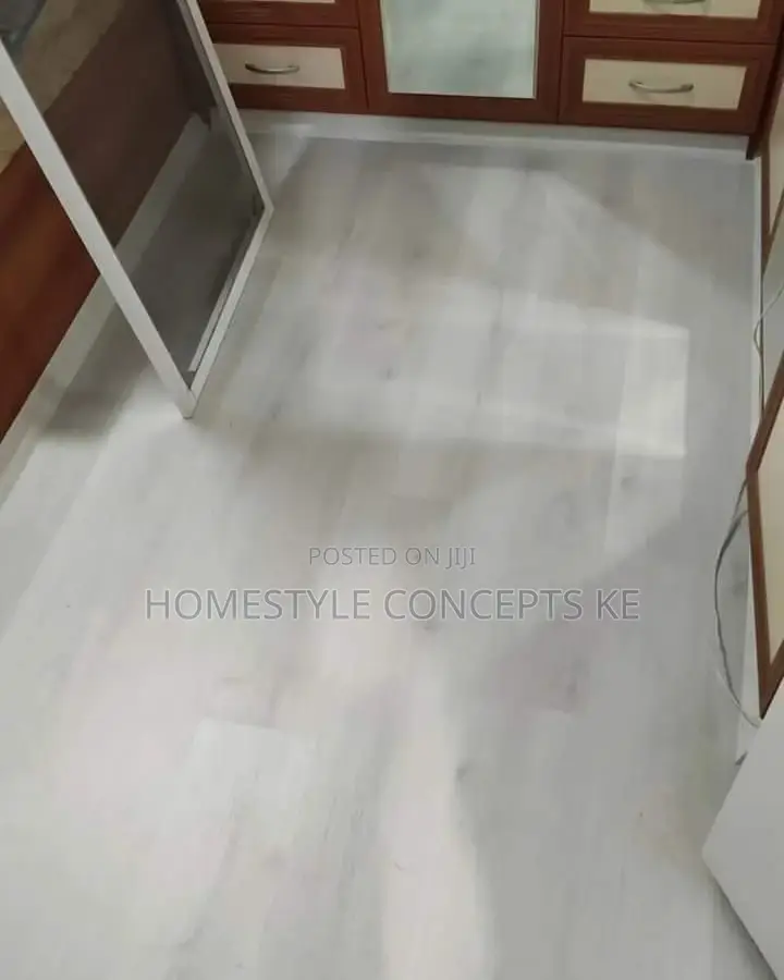 Laminate Floor Boards and SPC Panels Installation